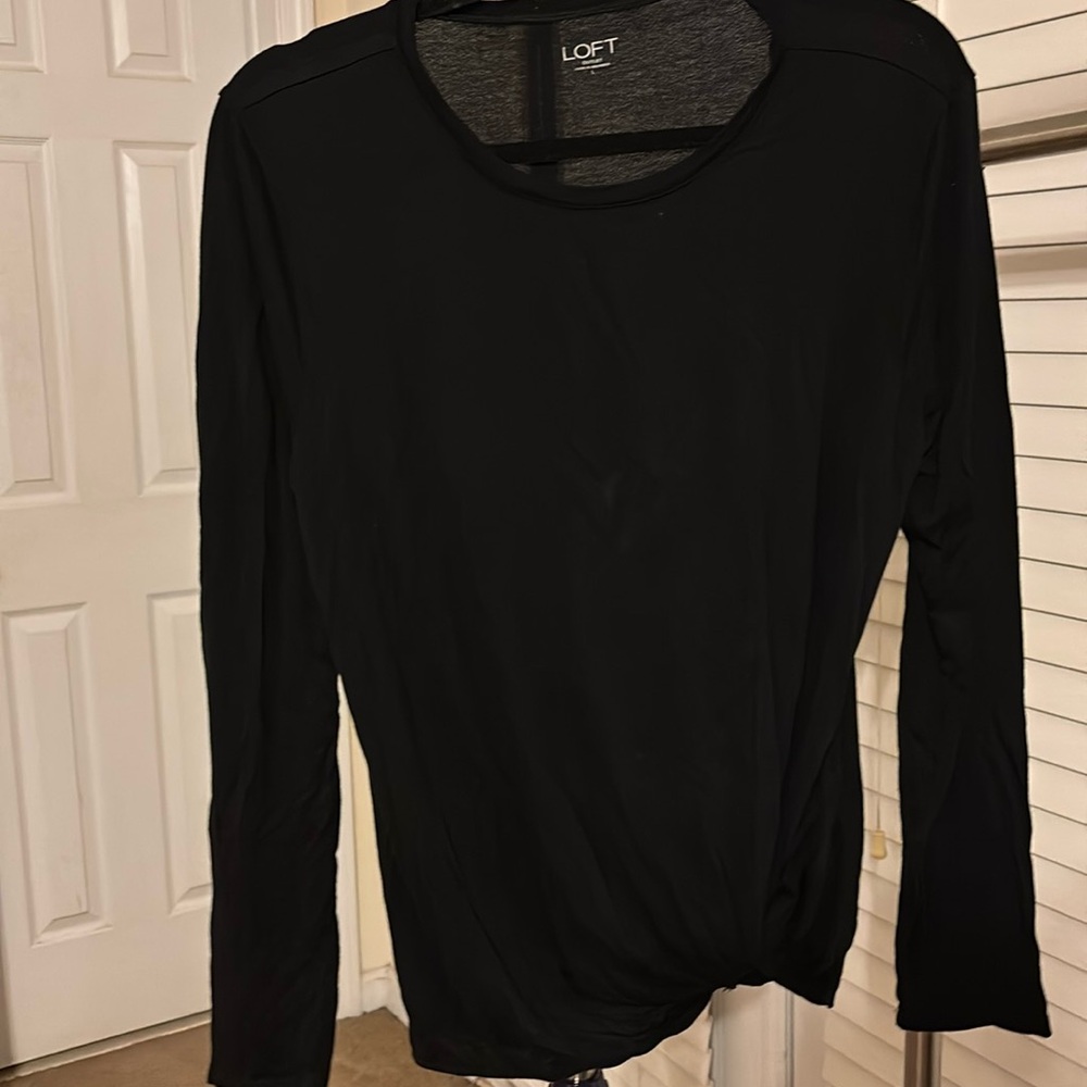 Women’s top with knot on bottom